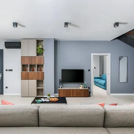 ヴィラ Amazing Private With Outdoor Swimming Pool In ボドニャン