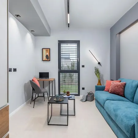 Amazing Private With Outdoor Swimming Pool In