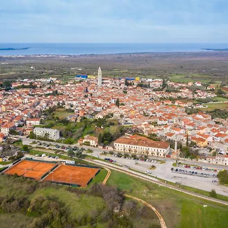 Amazing Private With Outdoor Swimming Pool In Vila *