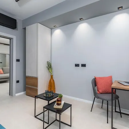 ヴィラ Amazing Private With Outdoor Swimming Pool In ボドニャン