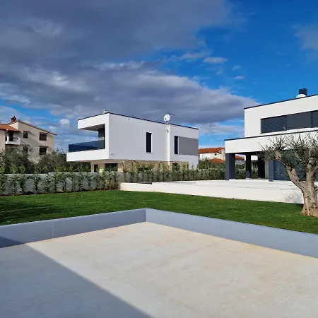 Amazing Private With Outdoor Swimming Pool In Vodnjan